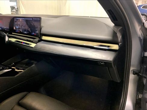 Certified 2024 BMW 540i xDrive w/ Premium Package AWD/4WD image 18