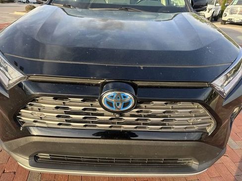 Used 2021 Toyota RAV4 Limited image 22