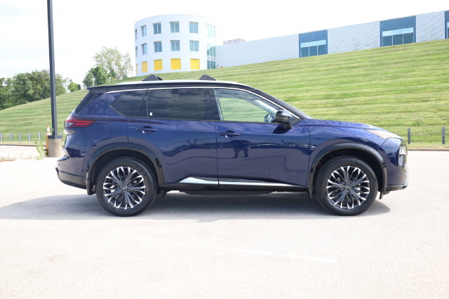 Certified 2026 Nissan Rogue Platinum w/ Platinum Premium Package AWD/4WD image 4