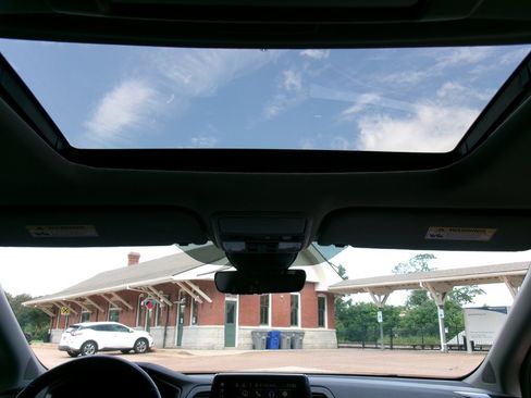 Used 2023 Honda Odyssey Touring image 37