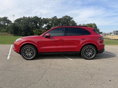 Used 2021 Porsche Cayenne AWD/4WD image 8