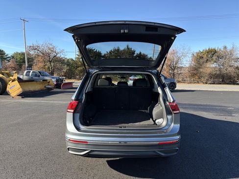 Certified 2023 Volkswagen Tiguan SE w/ Panoramic Sunroof Package image 33
