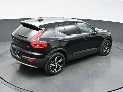 Used 2025 Volvo XC40 B5 Core AWD/4WD image 37