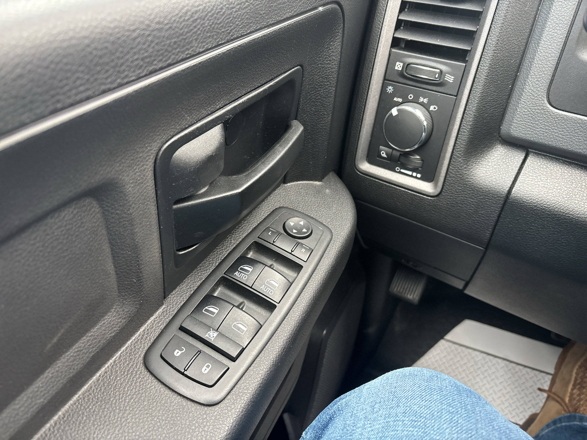 Used 2017 RAM 3500 Tradesman w/ Popular Equipment Group AWD/4WD image 24