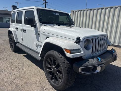 Used 2022 Jeep Wrangler Unlimited Sahara AWD/4WD image 3