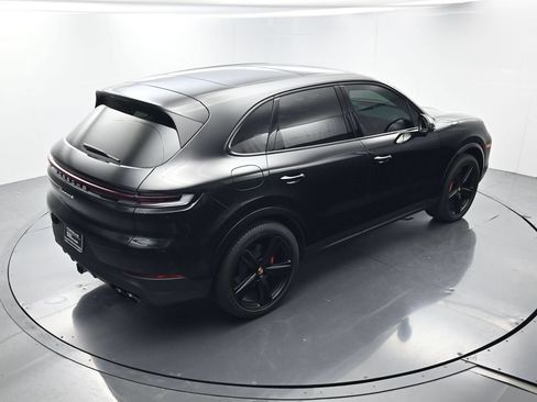 Certified 2025 Porsche Cayenne S AWD/4WD image 36