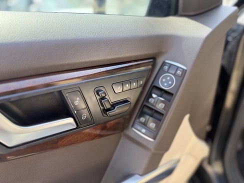 Used 2013 Mercedes-Benz GLK 350 4MATIC image 10