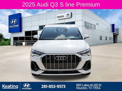 Used 2025 Audi Q3 2.0T Premium image 2