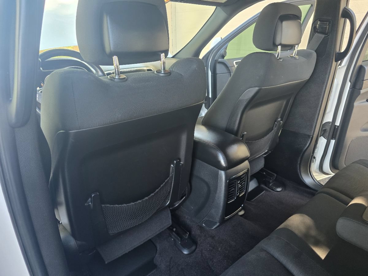 Used 2017 Jeep Grand Cherokee Laredo RWD image 24