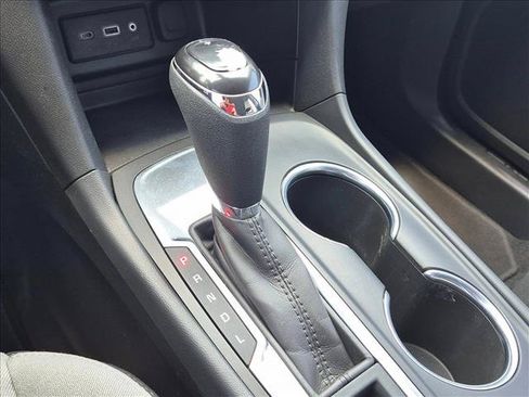 Used 2021 Chevrolet Equinox LS FWD image 14