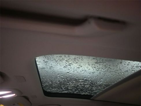 Used 2022 Volvo XC60 B5 Momentum w/ Climate Package image 19