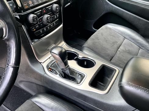 Used 2020 Jeep Grand Cherokee Altitude AWD/4WD image 17