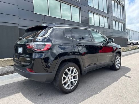 Used 2024 Jeep Compass Latitude AWD/4WD image 3