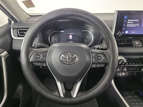 Used 2025 Toyota RAV4 XLE w/ Convenience Package image 29