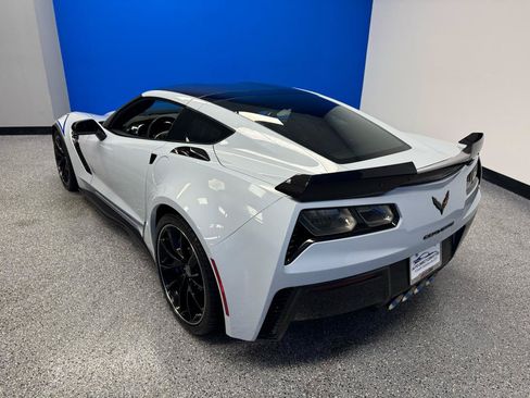 Used 2018 Chevrolet Corvette Z06 w/ Carbon 65 Edition RWD image 36