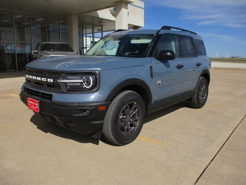 New 2024 Ford Bronco Sport Big Bend w/ Convenience Package AWD/4WD image 2