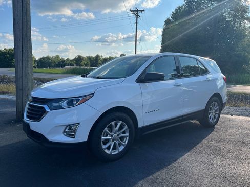 Used 2018 Chevrolet Equinox LS FWD image 7