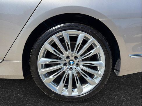 Used 2016 BMW 750i RWD image 15