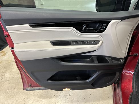 Used 2025 Honda Odyssey Elite image 16