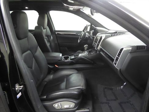 Used 2016 Porsche Cayenne AWD/4WD image 26