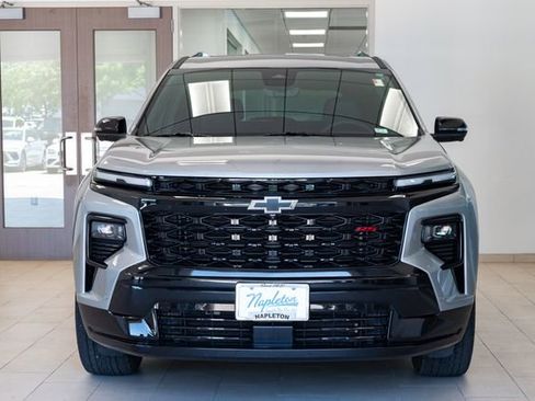Used 2025 Chevrolet Traverse RS FWD image 6