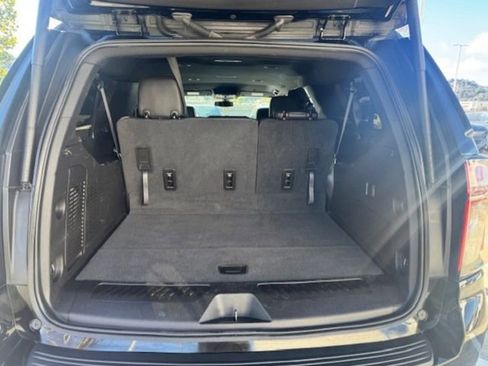 Used 2021 Chevrolet Suburban LT image 13