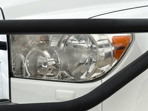 Used 2016 Toyota Sequoia SR5 w/ Premium Package AWD/4WD image 4