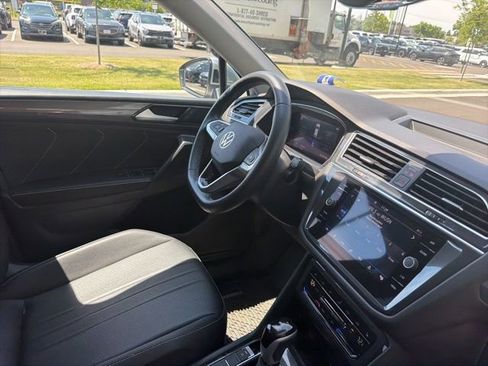 Used 2023 Volkswagen Tiguan SE AWD/4WD image 19