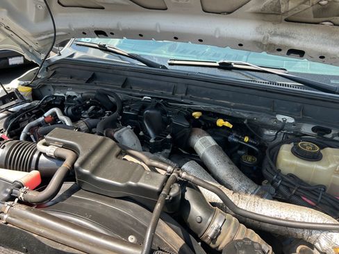 Used 2016 Ford F550 4x4 Regular Cab Super Duty image 32