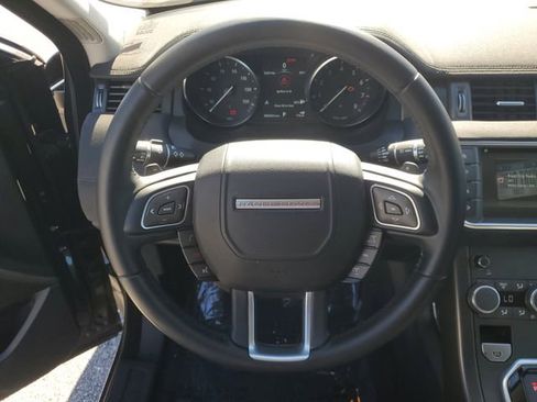 Used 2019 Land Rover Range Rover Evoque SE image 20