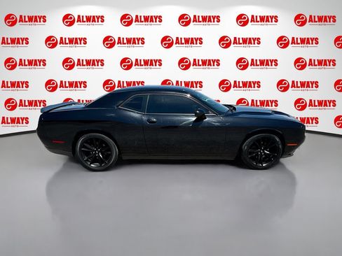 Used 2018 Dodge Challenger SXT w/ Blacktop Package RWD image 4