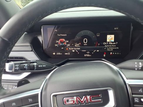 Used 2025 GMC Acadia Elevation AWD/4WD image 25