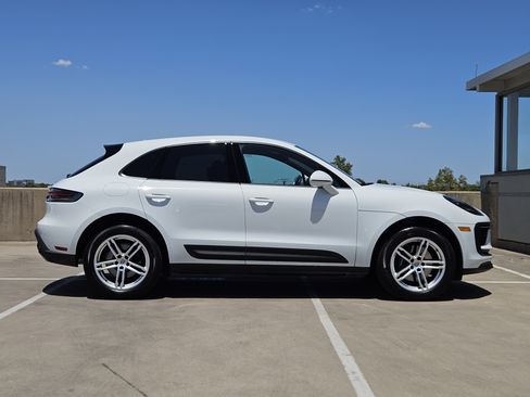 Certified 2026 Porsche Macan AWD/4WD image 9