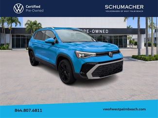 Certified 2025 Volkswagen Taos SE w/ Black Wheel Package video 1