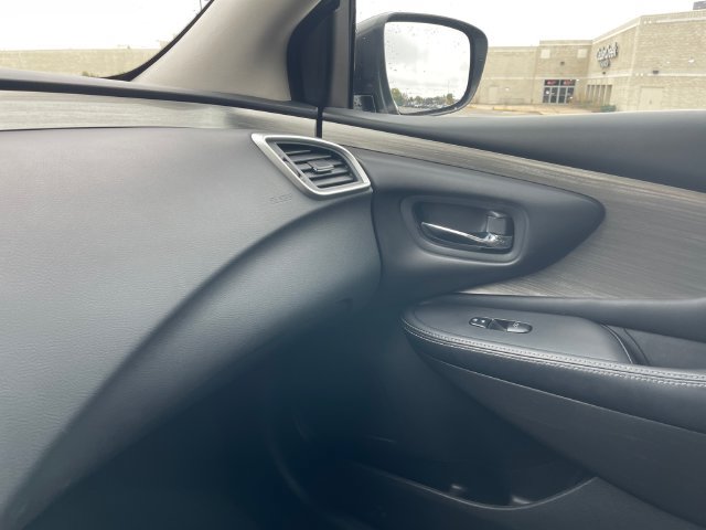 Used 2017 Nissan Murano SV FWD image 23
