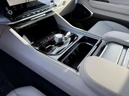 New 2026 Jeep Grand Wagoneer Limited AWD/4WD image 26