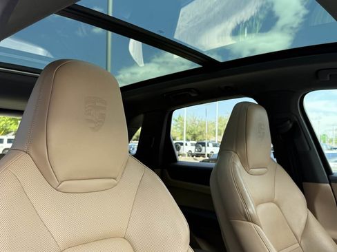 Used 2019 Porsche Cayenne image 11