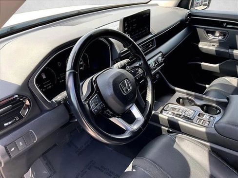 Used 2025 Honda Pilot EX-L image 14