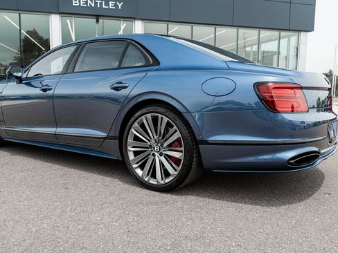 Certified 2025 Bentley Flying Spur Plug-In Hybrid AWD/4WD image 9