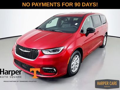 New 2026 Chrysler Pacifica Select