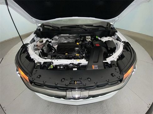 Used 2025 Chevrolet Trax RS image 25