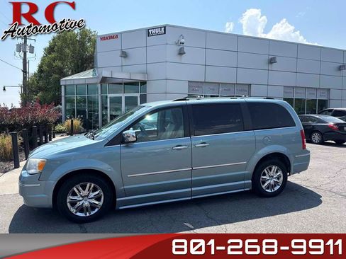 Used 2008 Chrysler Town & Country Limited w/ Trailer Tow Group FWD image 1
