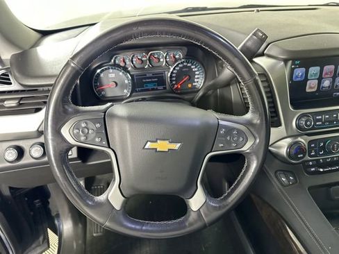 Used 2018 Chevrolet Suburban LT image 14
