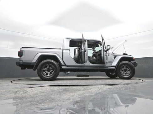 Used 2020 Jeep Gladiator Overland image 47