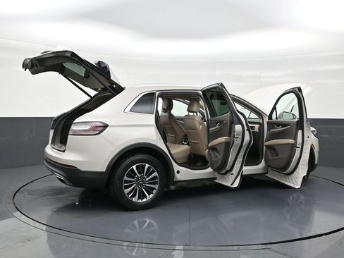 Used 2023 Lincoln Nautilus Standard image 28