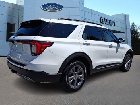 Certified 2025 Ford Explorer Active w/ Active Comfort Package AWD/4WD image 8
