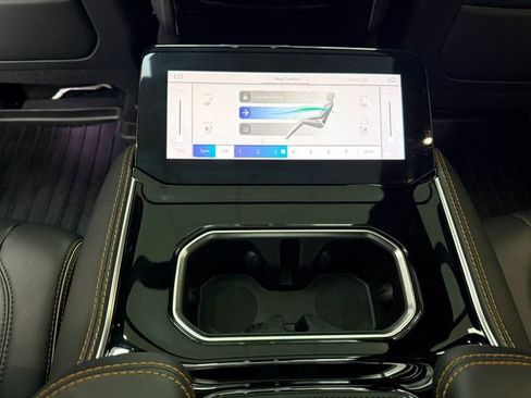 Used 2022 Jeep Grand Wagoneer Series III w/ Rear Seat Video Group 1 image 31