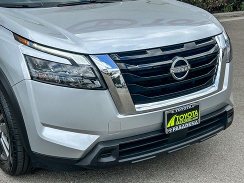 Used 2025 Nissan Pathfinder SV FWD image 5