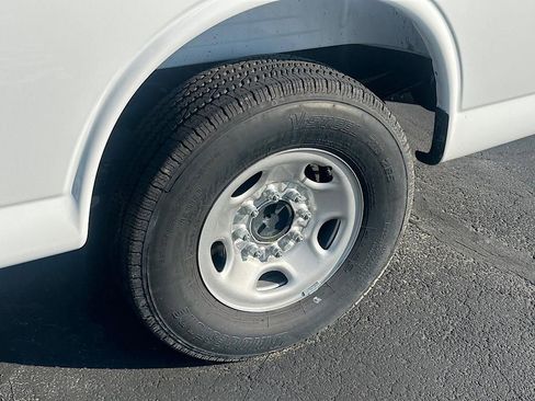 New 2025 Chevrolet Express 2500 w/ Enhanced Convenience Package image 26