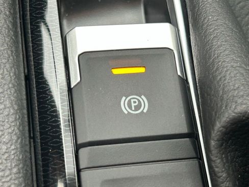 New 2026 Volkswagen Taos SE FWD image 43